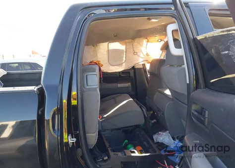 2013 Toyota Tundra Grade 5.7L V8 z USA, uszkodzony, nr VIN 5TFRY5F11DX141198